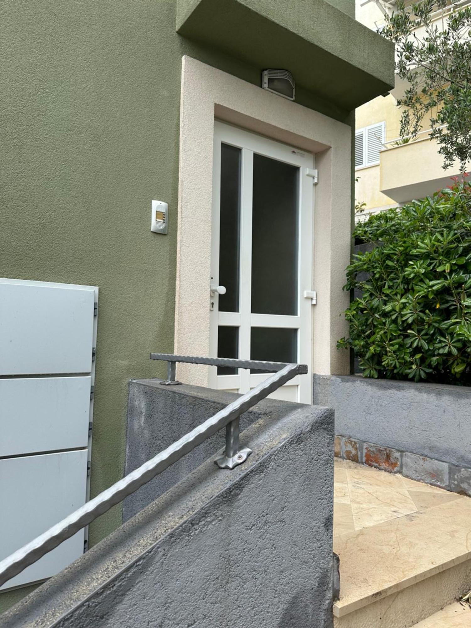 Apartments Dalmacija Tucepi Luaran gambar